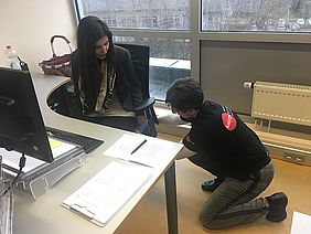 Achtung: Gerade sitzen :-)